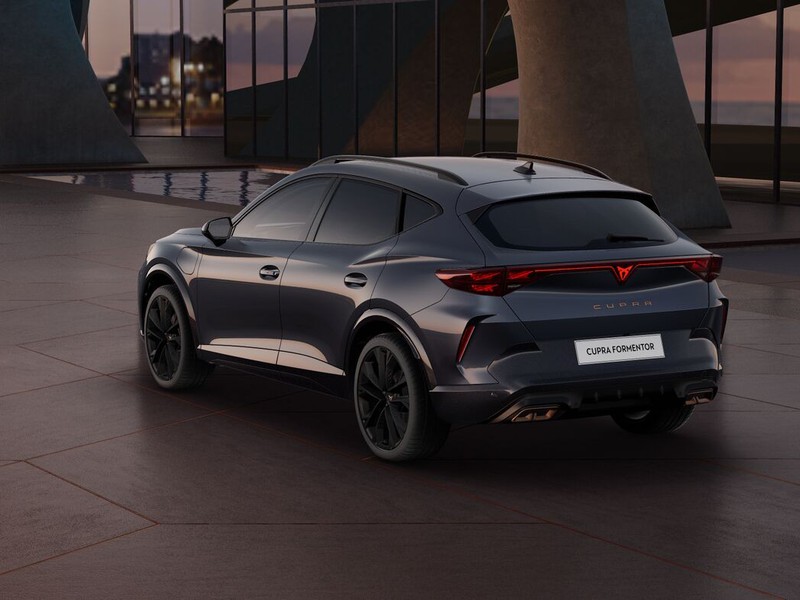 7 - Cupra Formentor 1.5 e-hybrid 204cv dsg