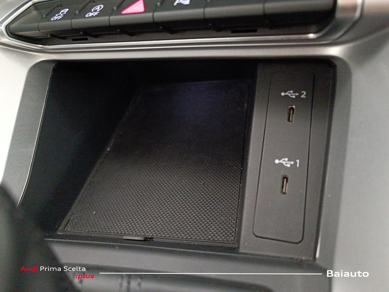 13 - Audi Q3 35 2.0 tdi business advanced s tronic