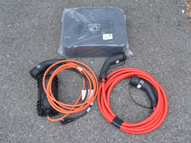 13 - Peugeot e-208 5 porte 100kw allure pack