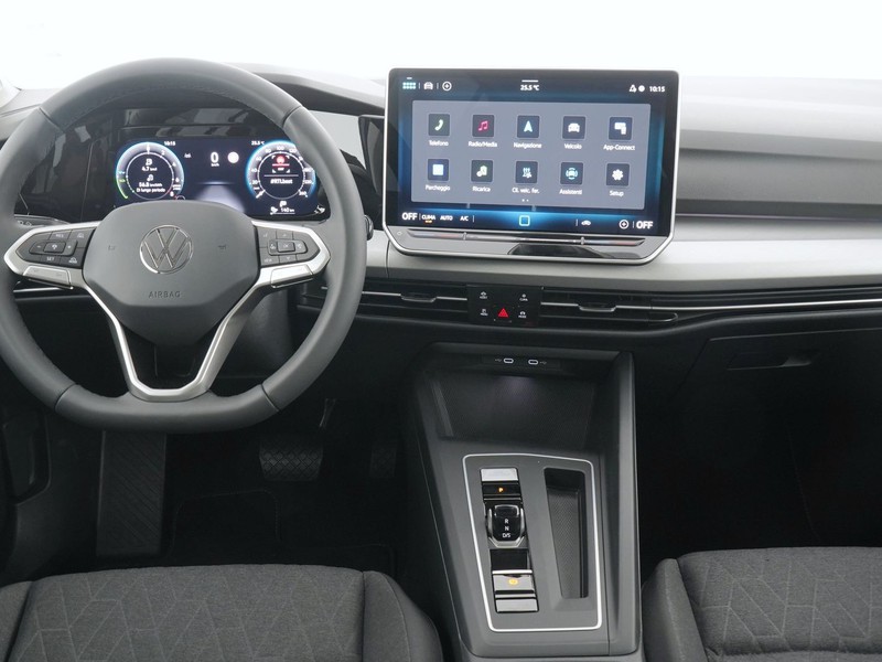 7 - Volkswagen Golf 1.5 tsi ehybrid 204cv edition plus dsg