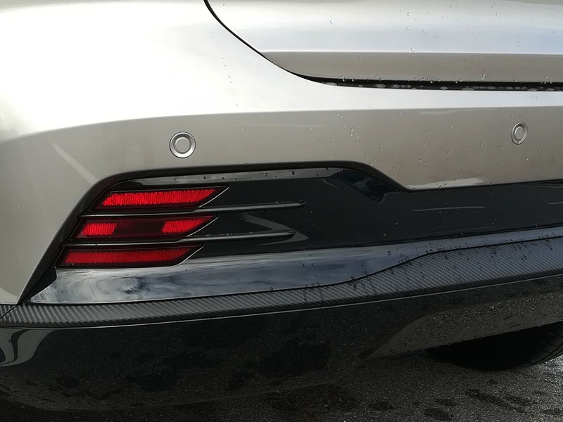25 - Mg HS 1.5 phev luxury auto