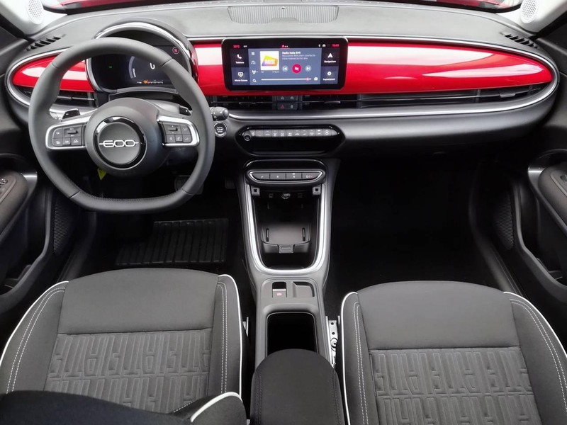 7 - Fiat 600 1.2 hybrid 110cv serie speciale icon edct