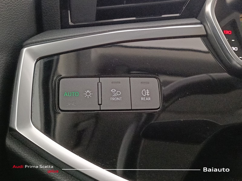 19 - Audi Q3 sportback 35 2.0 tdi s line edition s tronic