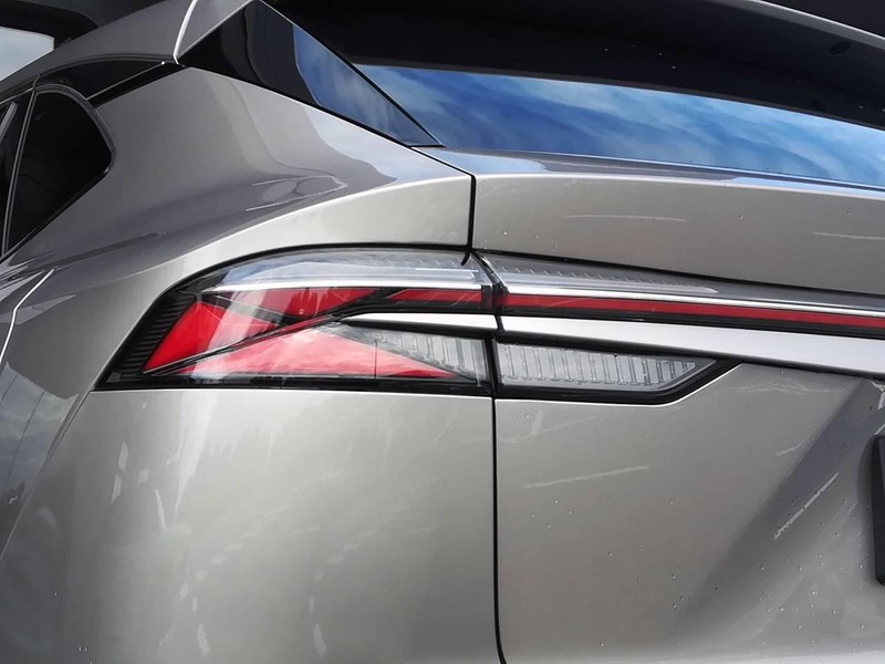 25 - Mg HS 1.5 phev luxury auto