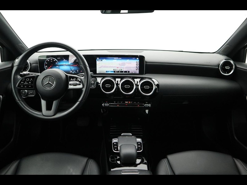 13 - Mercedes Classe A 180 d sport light 7g-dct