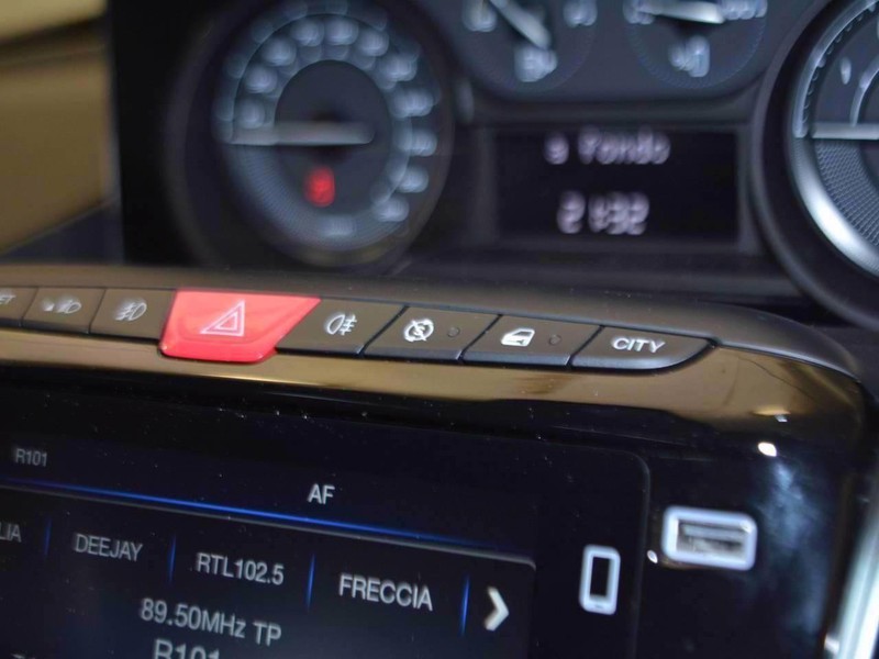 19 - Lancia Ypsilon 1.0 firefly hybrid 70cv platino s&s