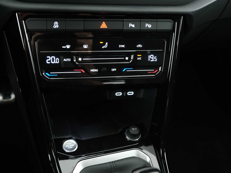 19 - Volkswagen T-Roc 1.5 tsi act r line dsg