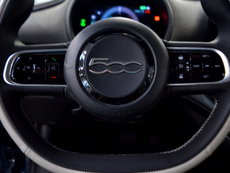 19 - Fiat 500 500e 3+1 42 kwh la prima