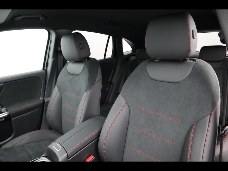 7 - Mercedes GLA 200 d amg line premium 4matic 8g-dct