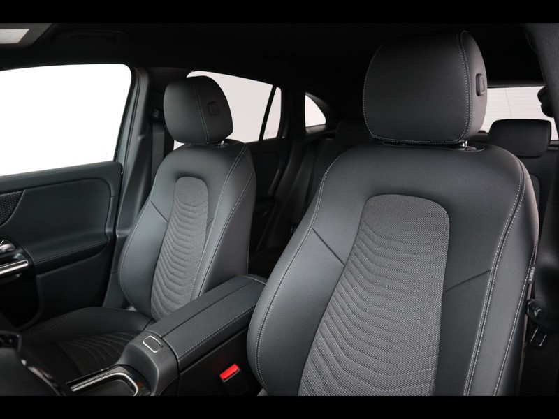 7 - Mercedes GLA 180 d progressive advanced 8g-dct