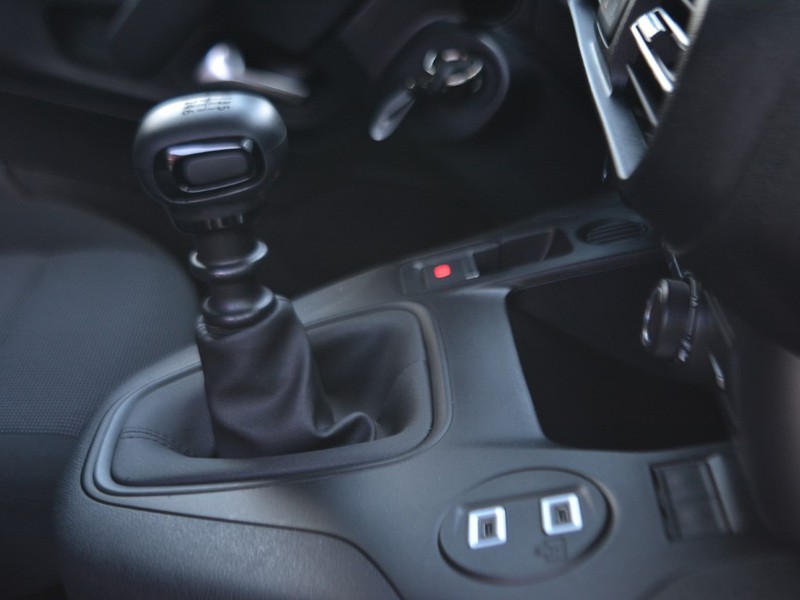 13 - Fiat Professional Doblò van 1.5 bluehdi 100cv lh1