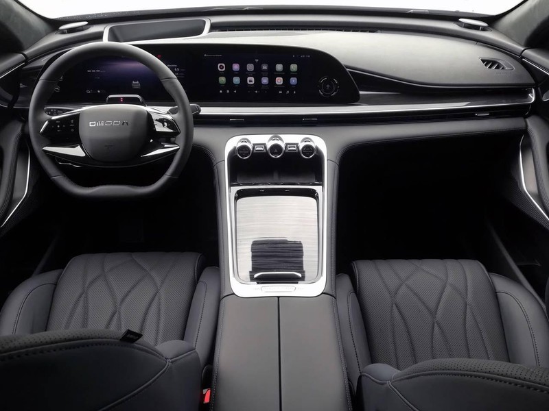7 - Omoda 9 PHEV 1.5TGDI - Trazione AWD DHT3 Premium (AWD) - Interni Nero