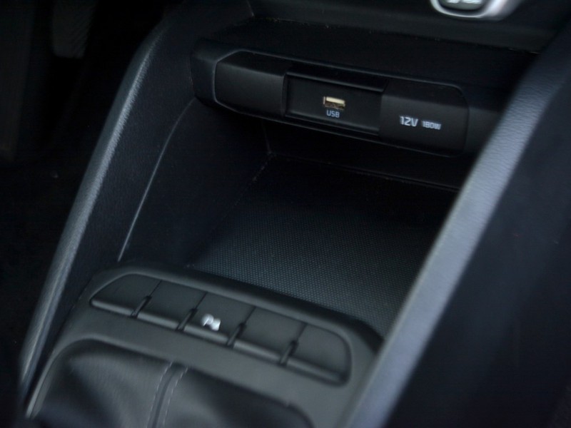 19 - Kia Stonic 1.2 dpi 84cv style s/navi pack 2wd