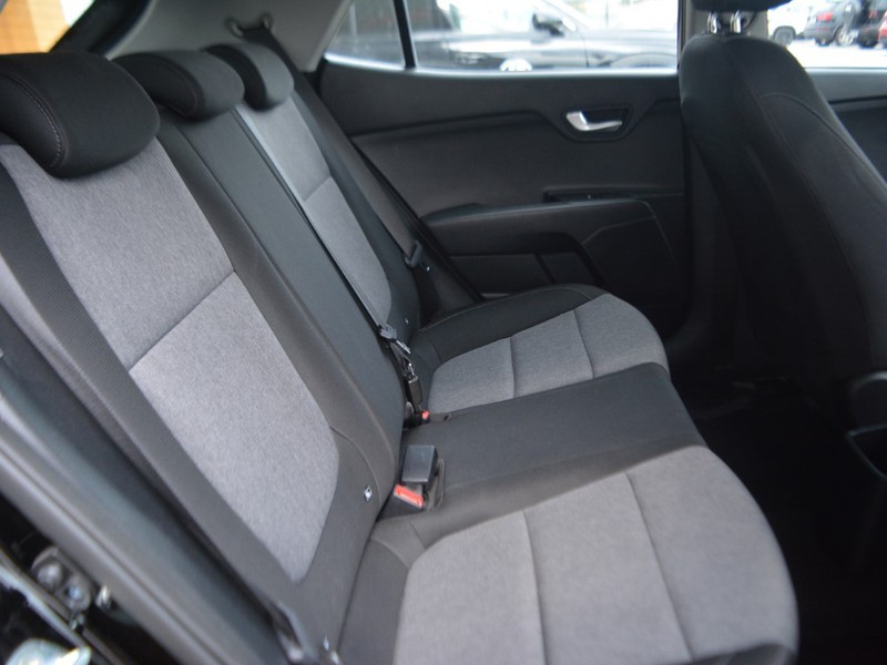 7 - Kia Stonic 1.2 dpi 84cv style s/navi pack 2wd