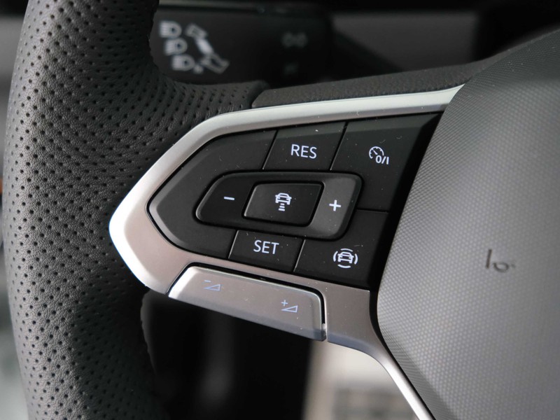 25 - Volkswagen T-Roc 1.0 tsi 115cv r-line plus