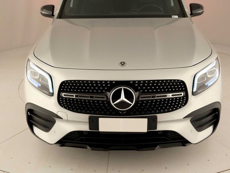13 - Mercedes GLB 200 d premium 4matic 8g-dct