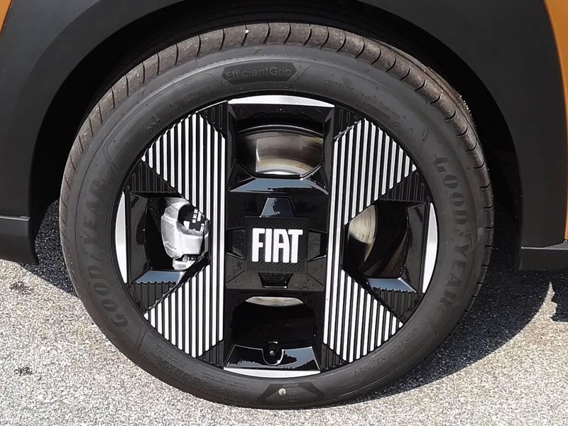 19 - Fiat Grande Panda 44 kwh la prima
