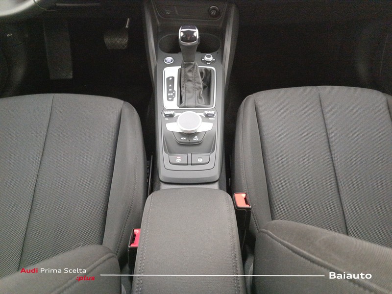 13 - Audi Q2 35 1.5 tfsi business advanced s tronic