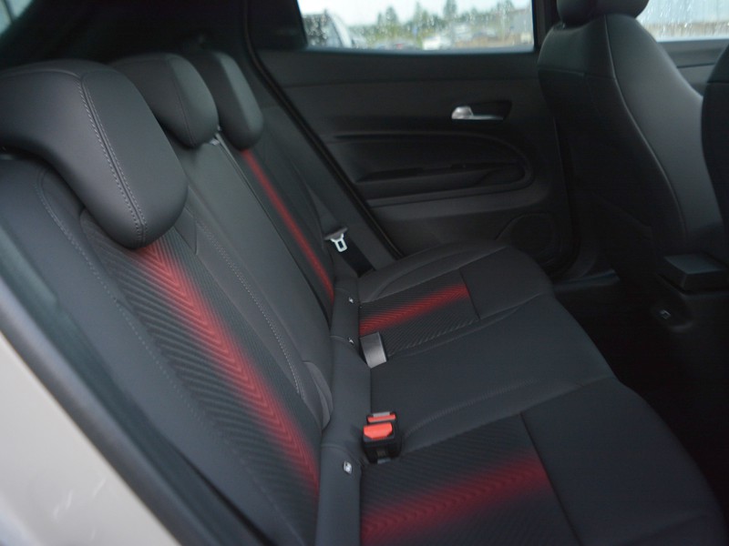 7 - Alfa Romeo Junior 1.2 hybrid 145cv ibrida speciale edct6