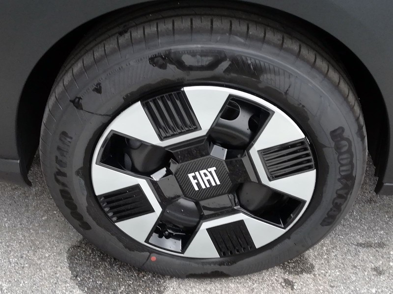 13 - Fiat Grande Panda 1.2 hybrid 110cv icon