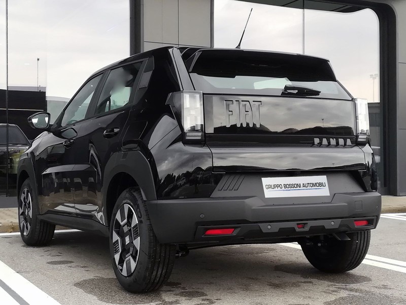 7 - Fiat Grande Panda 1.2 hybrid 110cv icon