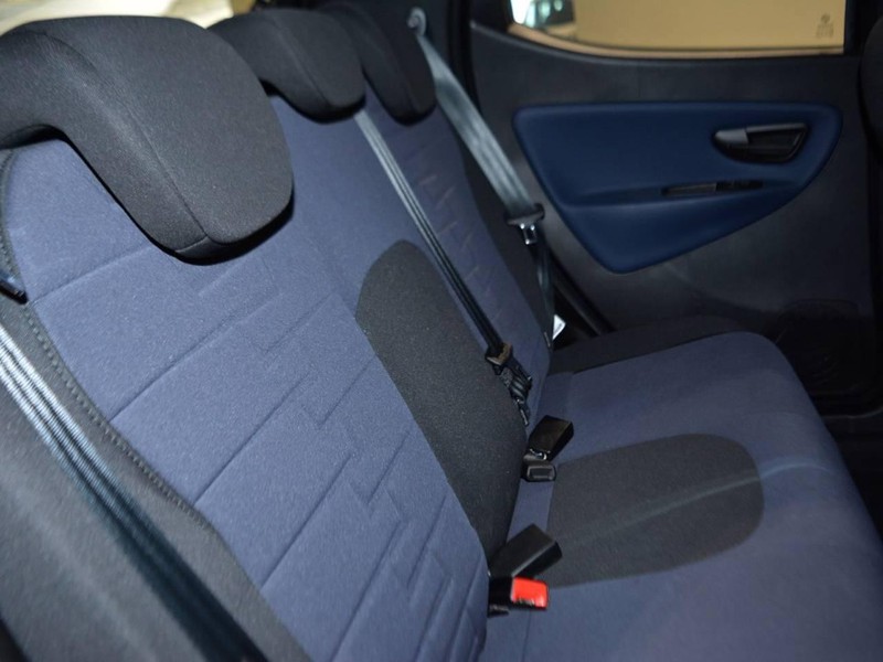 7 - Lancia Ypsilon 1.0 firefly hybrid 70cv platino s&s