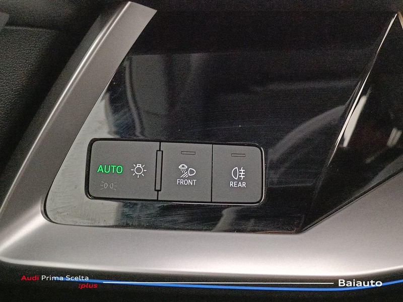 19 - Audi A3 sportback 35 2.0 tdi s line edition s tronic