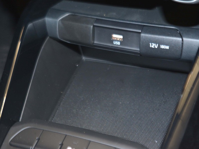 19 - Kia Stonic 1.2 mpi 79cv style special edition