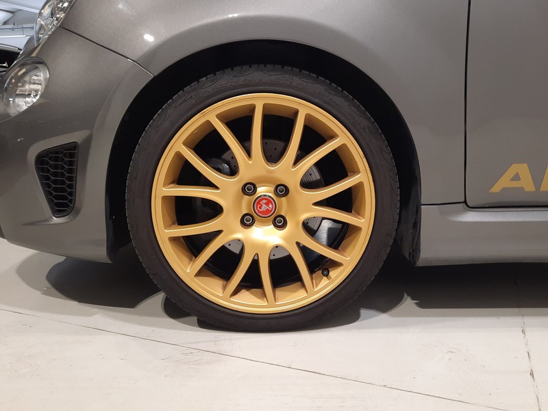 19 - Abarth 595 1.4 t-jet 165cv scorpioneoro