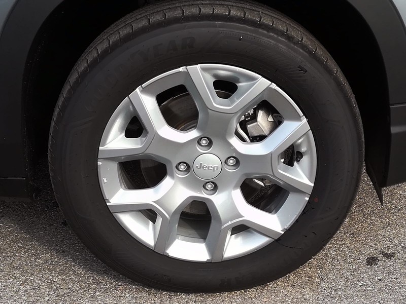 13 - Jeep Avenger full-electric altitude fwd auto