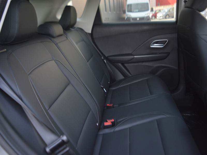 7 - Mg ZS 1.5 hybrid+ luxury auto