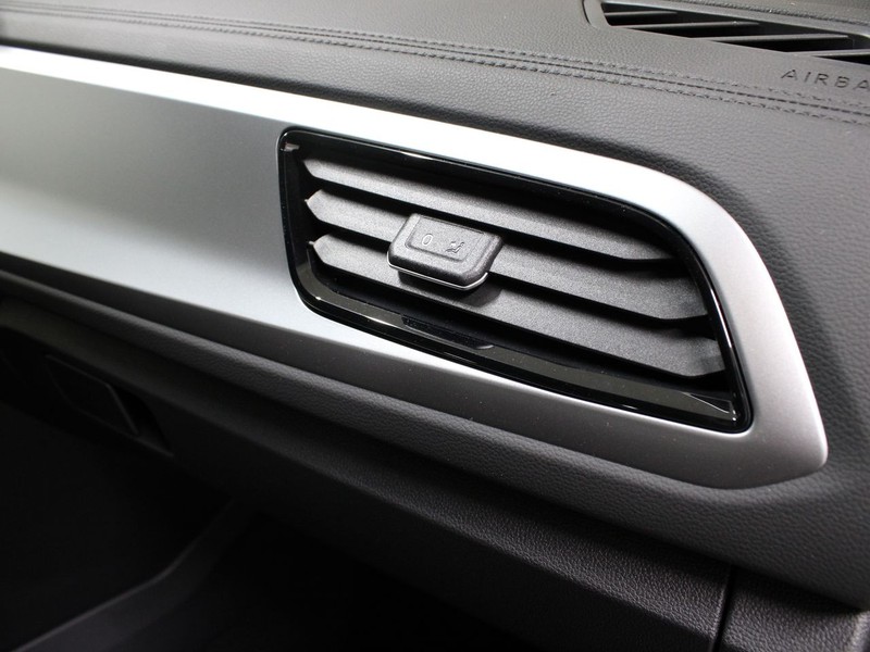 19 - Volkswagen T-Roc 1.0 tsi 115cv sport