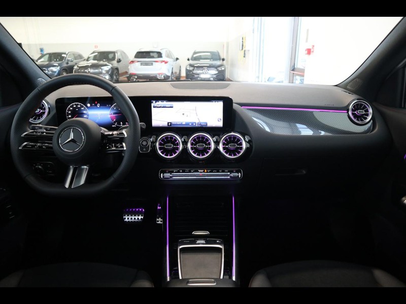 13 - Mercedes GLA 200 d amg line premium 4matic 8g-dct