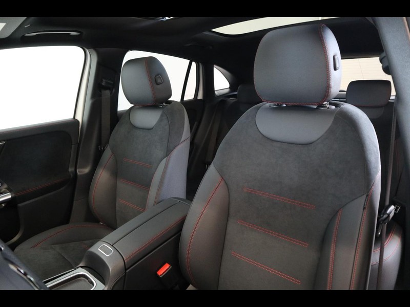 7 - Mercedes GLA 200 d amg line premium 4matic 8g-dct