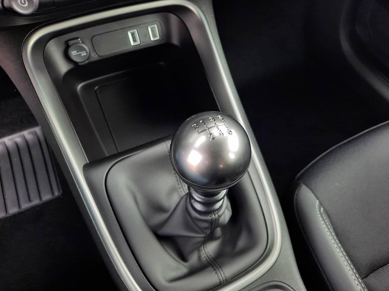 13 - Jeep Avenger 1.2 turbo 100cv altitude fwd