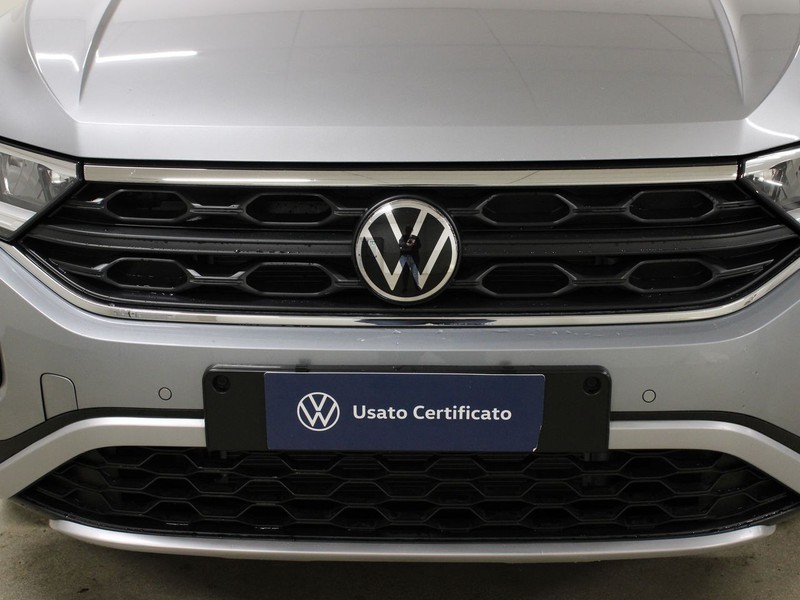 13 - Volkswagen T-Roc 1.0 tsi 115cv sport