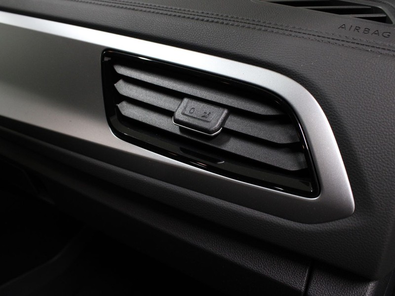 19 - Volkswagen T-Roc 1.0 tsi 115cv sport