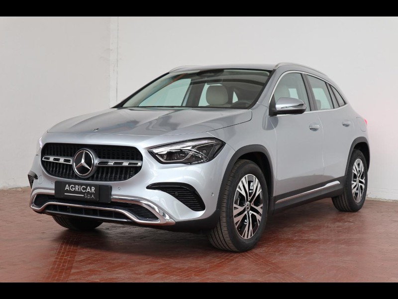 1 - Mercedes GLA 200 d progressive advanced plus 8g-dct