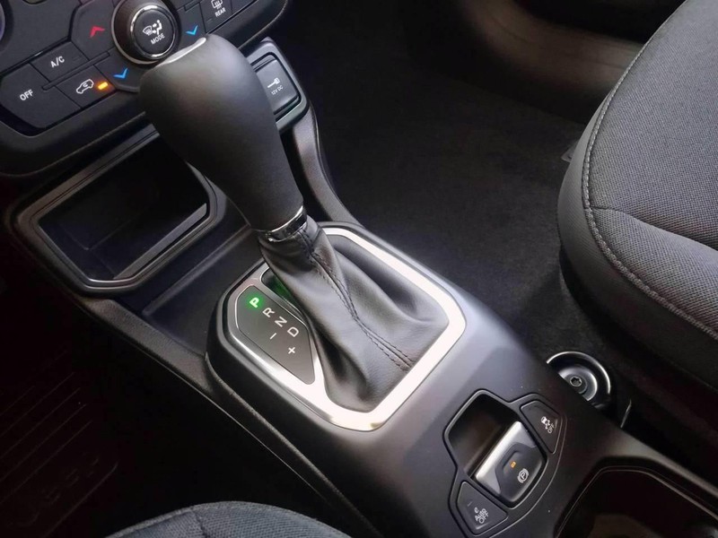 13 - Jeep Renegade 1.5 turbo t4 mhev altitude 2wd dct