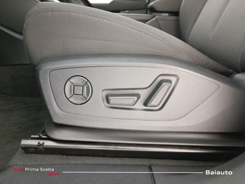 25 - Audi Q3 sportback 35 2.0 tdi s line edition s tronic