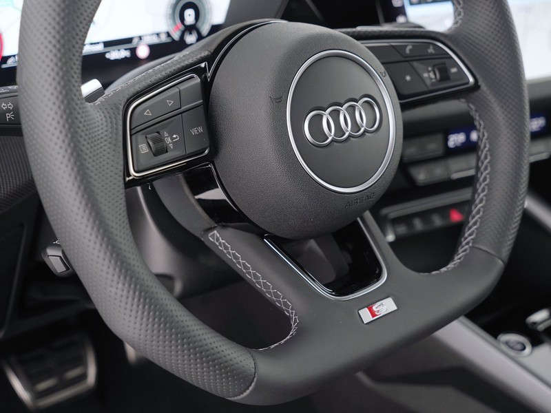 25 - Audi A3 sedan 2.0 tdi 150cv s line edition s tronic