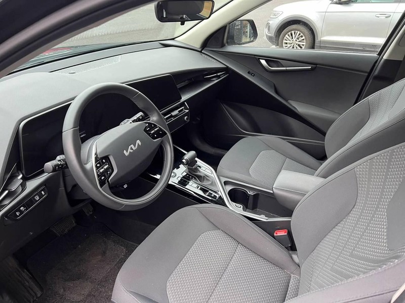 7 - Kia Niro 1.6 gdi hev tri-fuel 126cv business dct6