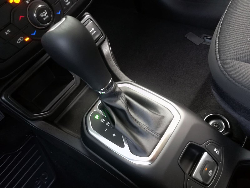 19 - Jeep Renegade 1.5 turbo t4 mhev summit 2wd