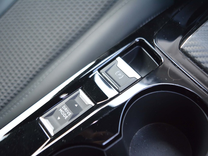 13 - Peugeot e-208 5 porte 100kw gt my20
