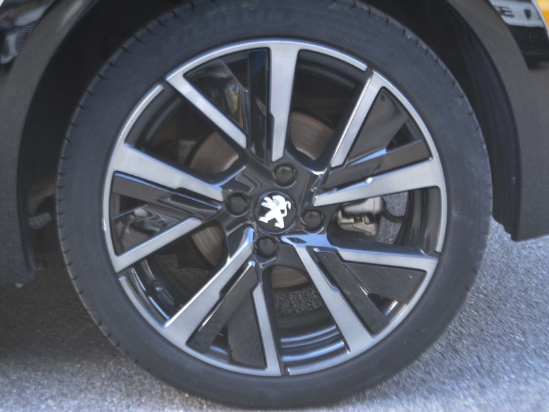 19 - Peugeot e-208 5 porte 100kw gt my20