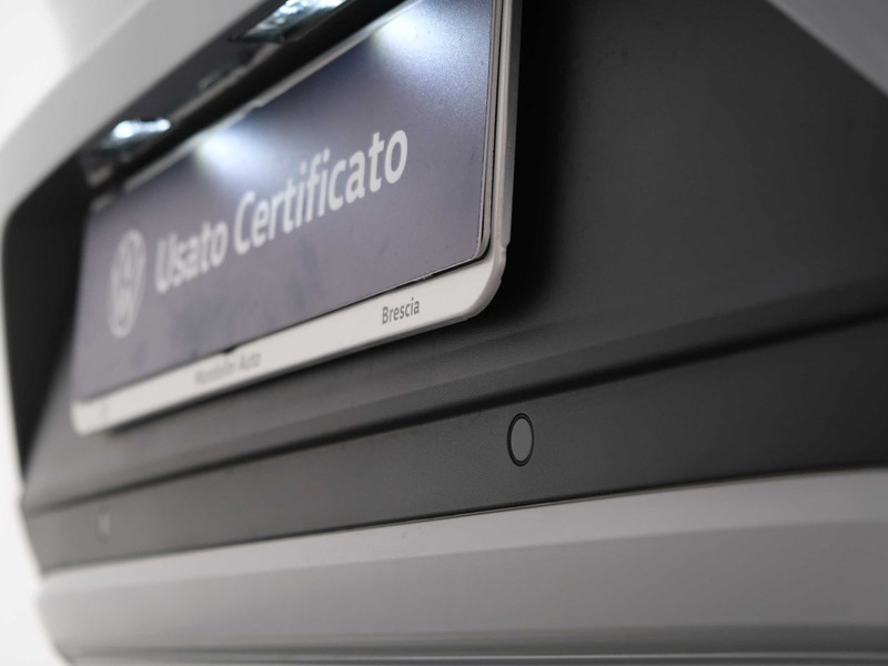 37 - Volkswagen T-Roc 1.0 tsi 115cv sport