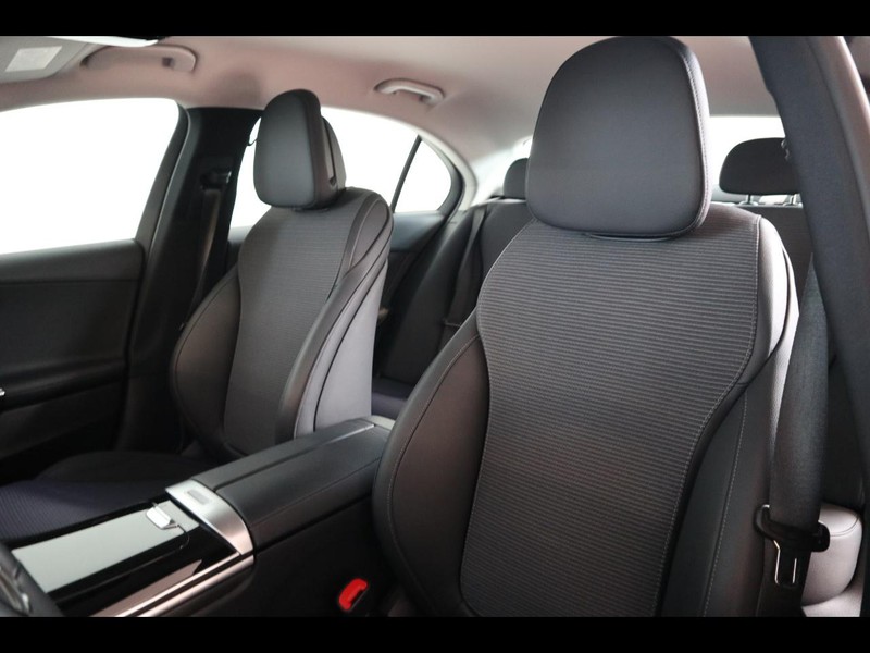 7 - Mercedes Classe C berlina 200 d mild hybrid advanced 9g-tronic