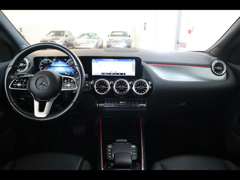 13 - Mercedes GLA 180 d sport plus 8g-dct