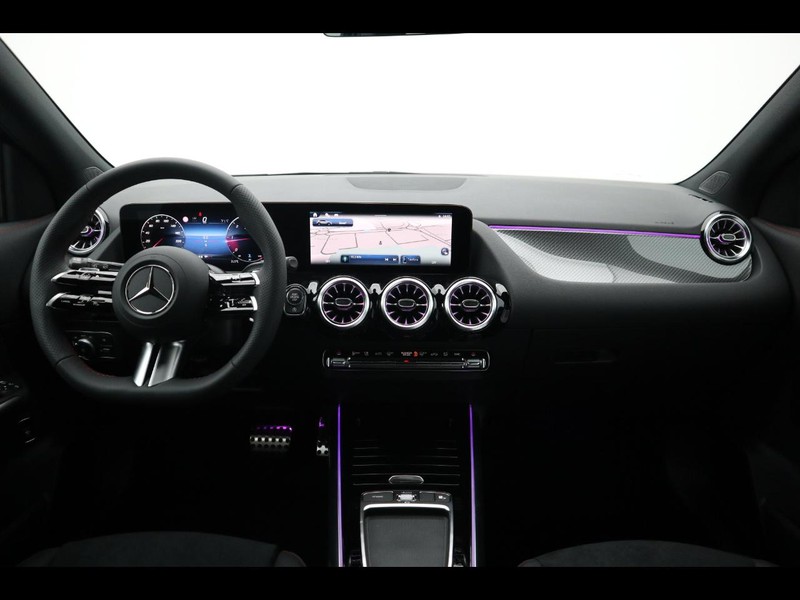 13 - Mercedes GLA 200 d amg line premium 4matic 8g-dct
