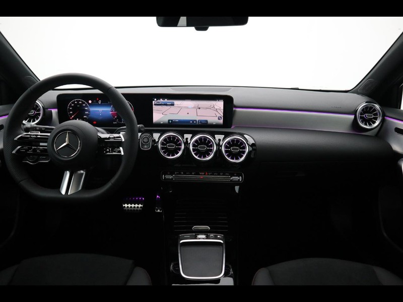 13 - Mercedes Classe A 180 d amg line premium speedshift dct amg 8g